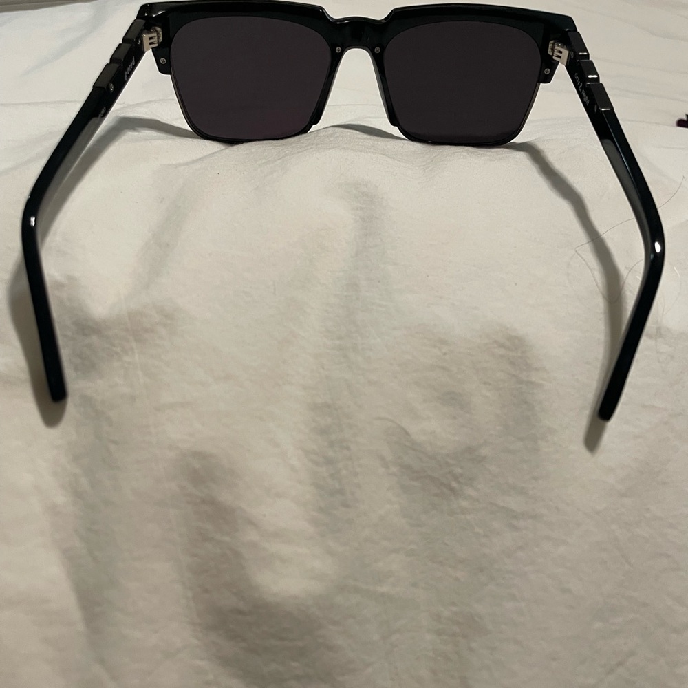 Pared Sunglasses - Picture 2 of 4